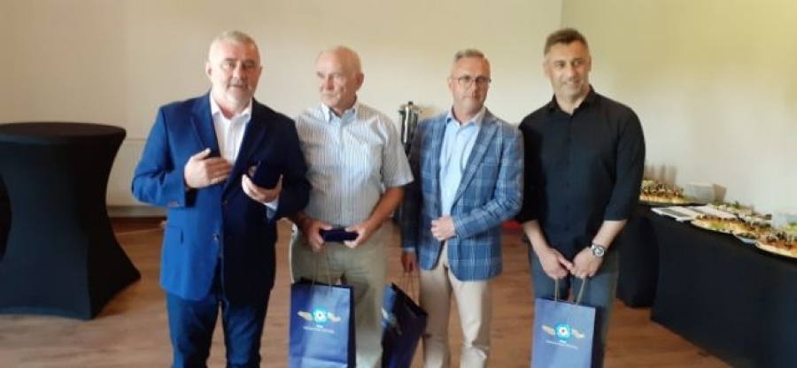 Złote medale 100-lecia Śląskiego Związku Piłki Nożnej dla zasłużonych działaczy regionu częstochowskiego