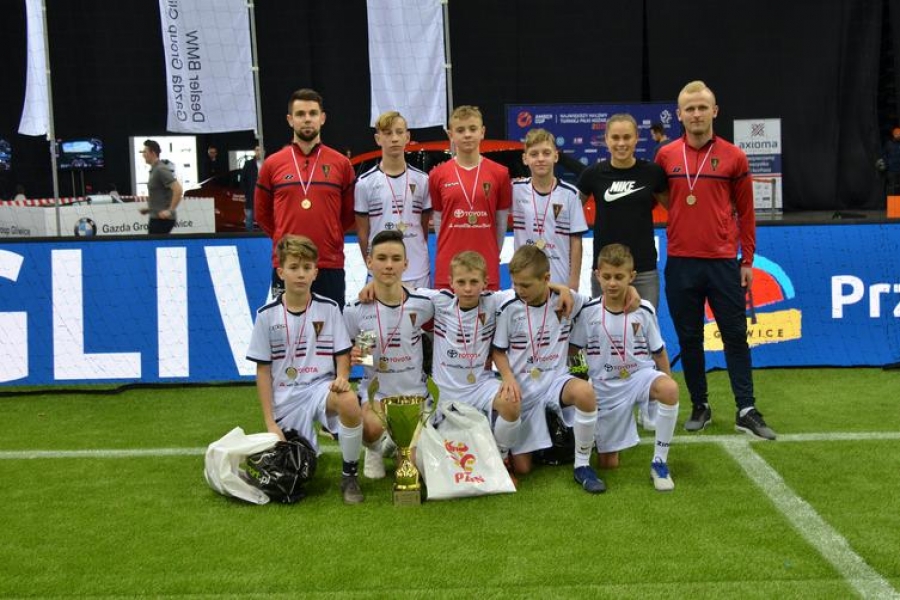 13-latkowie Pogoni Szczcin wygrali dziecięcy turniej Amber Cup