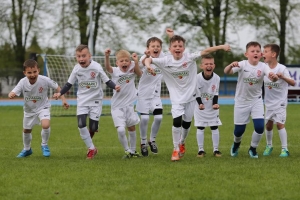 Barbara Knebel jedną z bohaterek artykułu o cichych bohaterach turnieju „Z Podwórka na Stadion o Puchar Tymbarku”