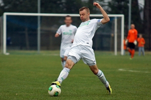 Bartosz Woźniak grającym trenerem Spójni Landek