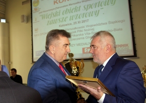 12 laureatów konkursu &quot;Wiejski obiekt sportowy zawsze wzorowy&quot;