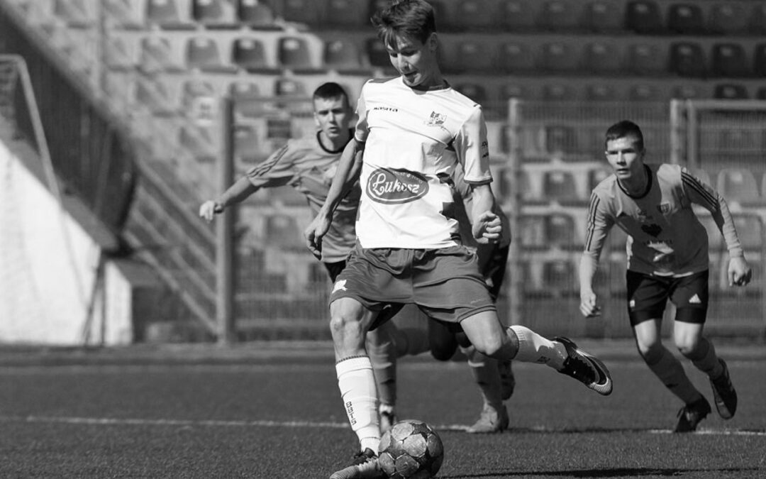 Kacper Fujawa gra z numerem 22 tak jak Isco