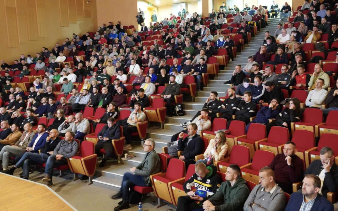 Certyfikowana konferencja w&nbsp;formie warsztatów z&nbsp;metodyki pracy w&nbsp;kategoriach Orlik i&nbsp;Młodzik dla trenerów oraz&nbsp;trenerek Śląskiego Związku Piłki Nożnej.