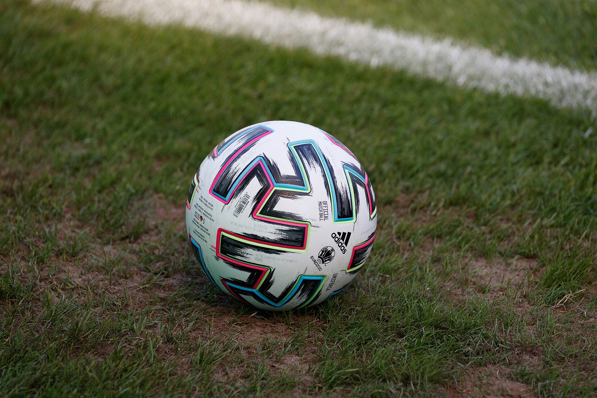 Spielball Euro2020 adidas Uniforia; Symbolbild